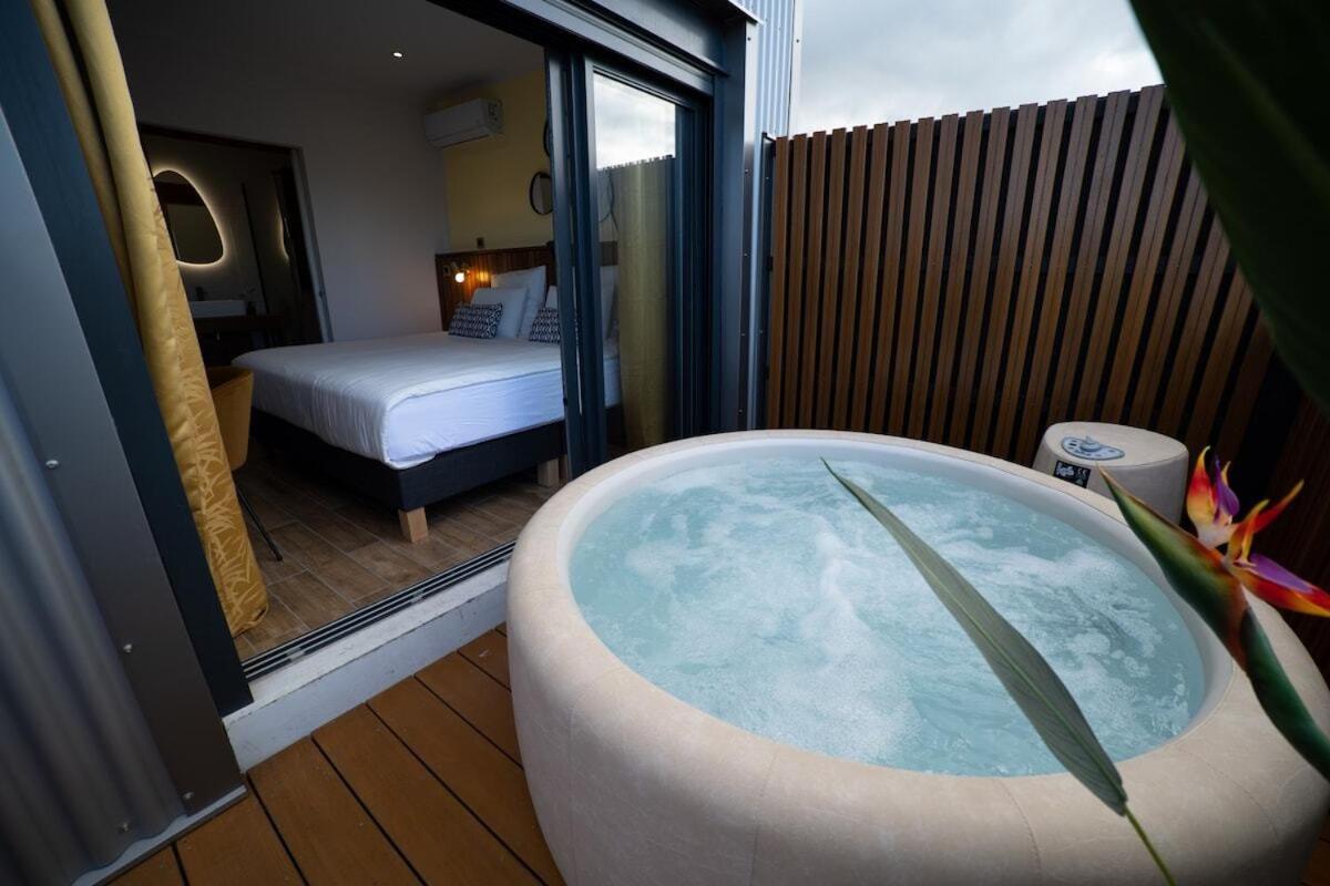 Maison Le Patio Jacuzzi 圣丹尼斯 外观 照片